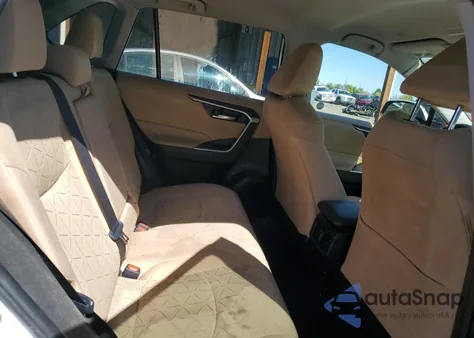 2024 Toyota Rav4 Xle z USA, uszkodzony, nr VIN 2T3P1RFV5RC395287